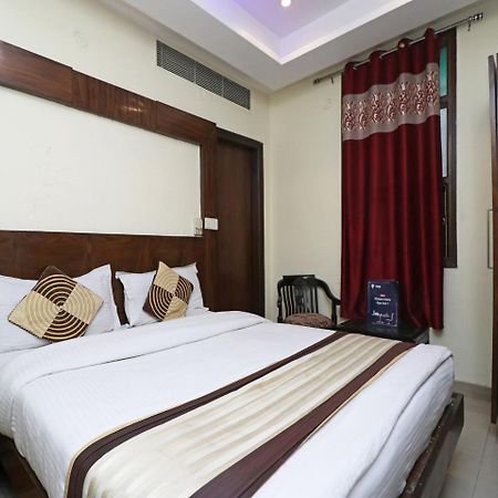 Hotel Guruvas Inn "Vaccinated Staff" New Delhi Ngoại thất bức ảnh