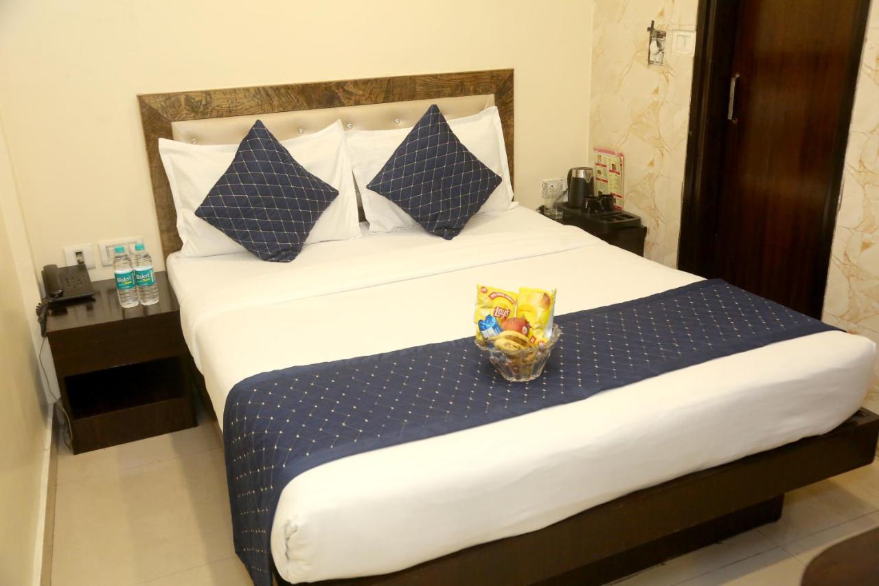 Hotel Guruvas Inn "Vaccinated Staff" New Delhi Ngoại thất bức ảnh