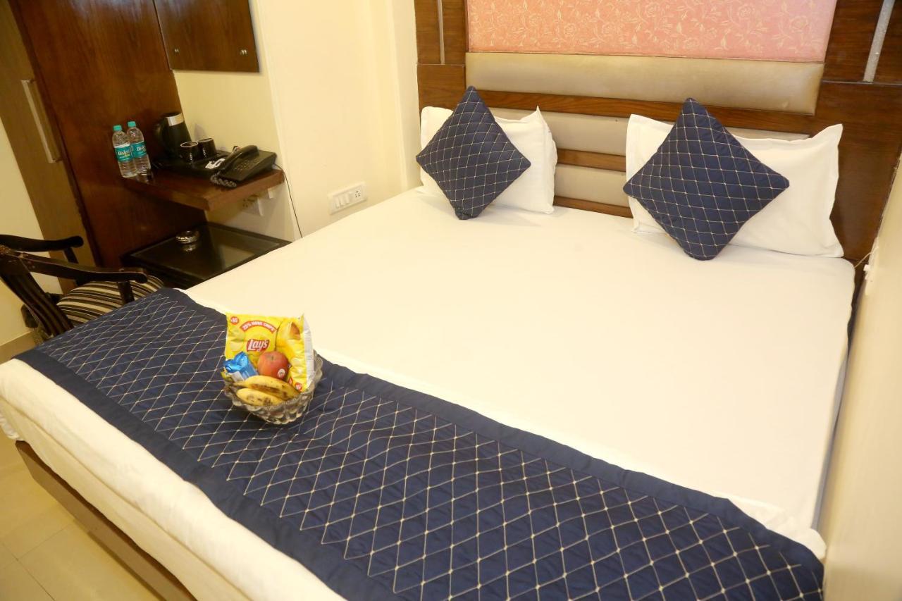Hotel Guruvas Inn "Vaccinated Staff" New Delhi Ngoại thất bức ảnh