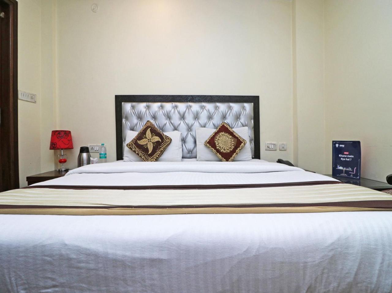 Hotel Guruvas Inn "Vaccinated Staff" New Delhi Ngoại thất bức ảnh