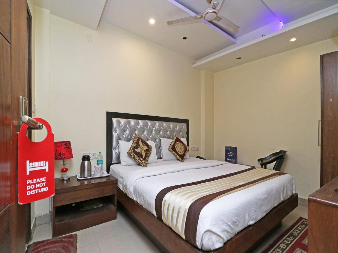 Hotel Guruvas Inn "Vaccinated Staff" New Delhi Ngoại thất bức ảnh