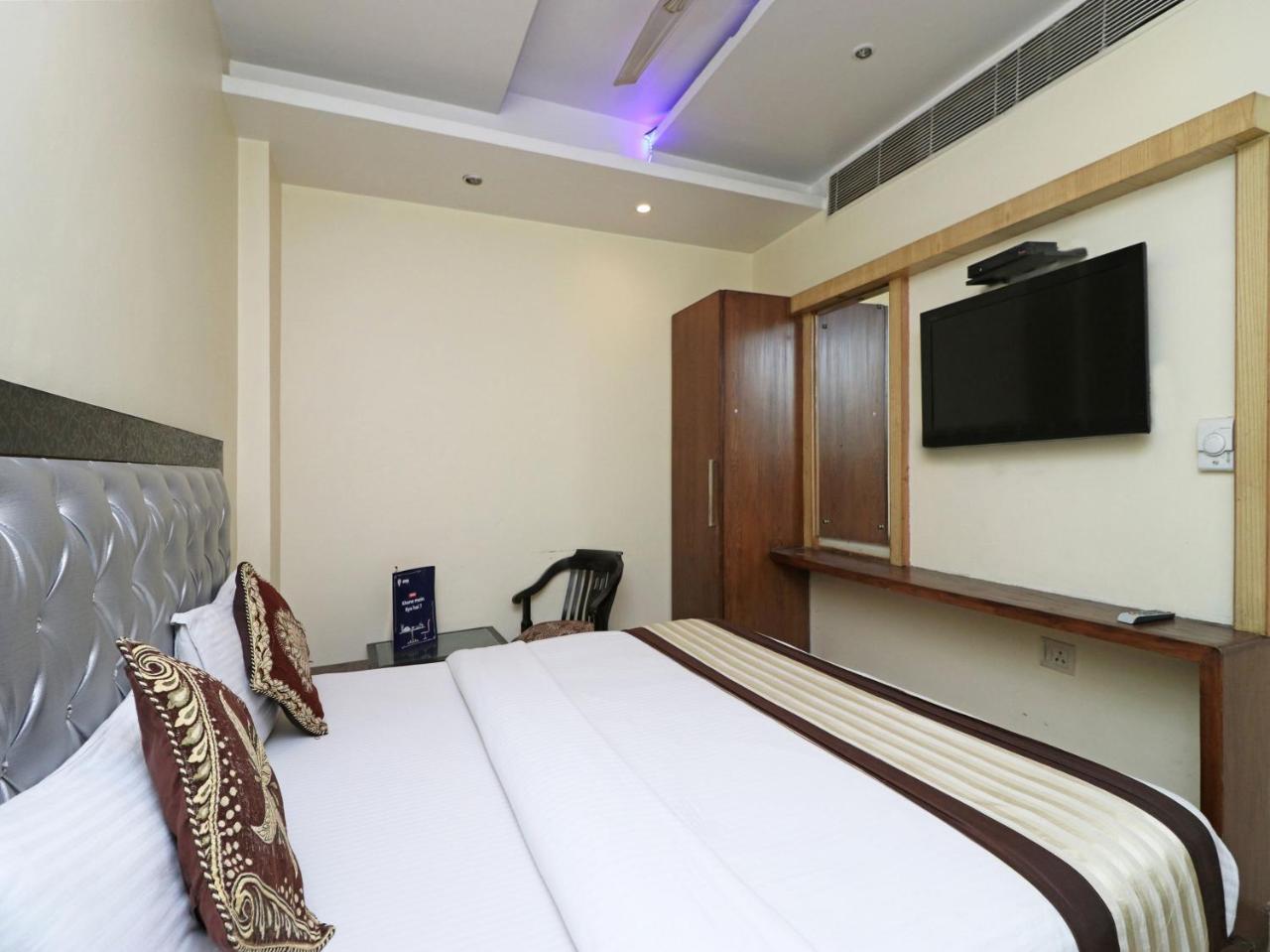 Hotel Guruvas Inn "Vaccinated Staff" New Delhi Ngoại thất bức ảnh