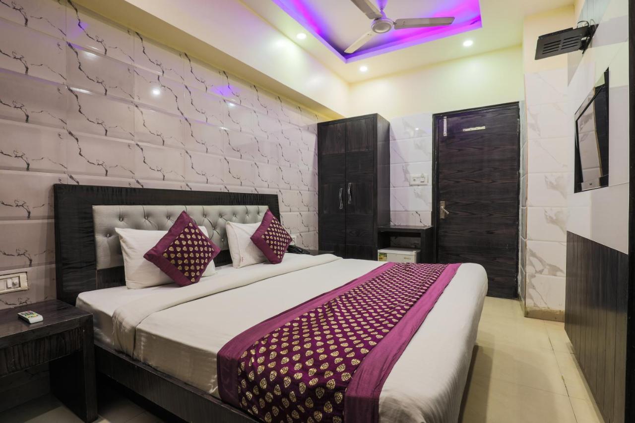 Hotel Guruvas Inn "Vaccinated Staff" New Delhi Ngoại thất bức ảnh