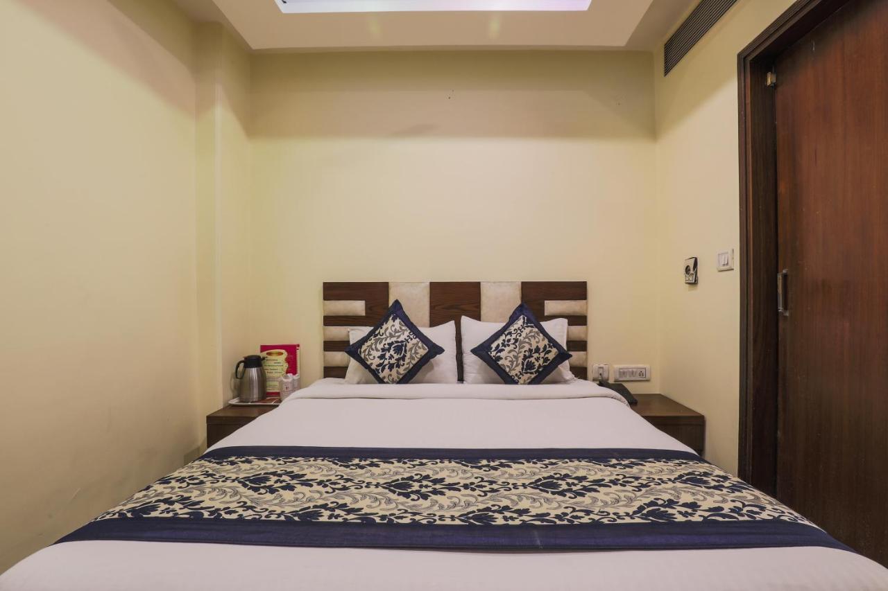Hotel Guruvas Inn "Vaccinated Staff" New Delhi Ngoại thất bức ảnh