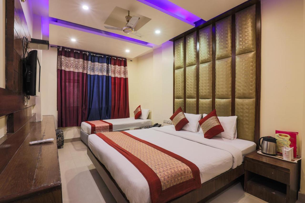 Hotel Guruvas Inn "Vaccinated Staff" New Delhi Ngoại thất bức ảnh