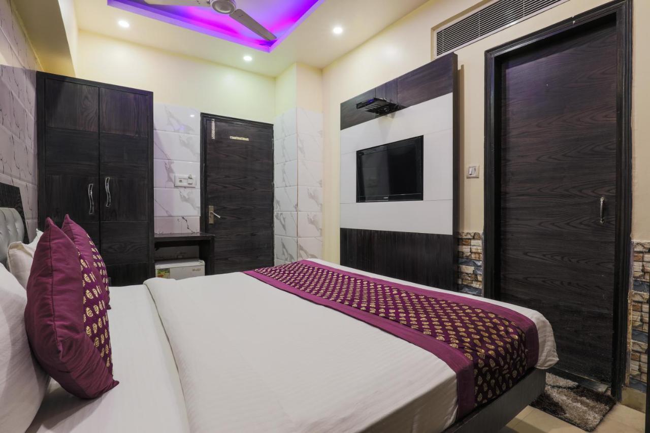 Hotel Guruvas Inn "Vaccinated Staff" New Delhi Ngoại thất bức ảnh