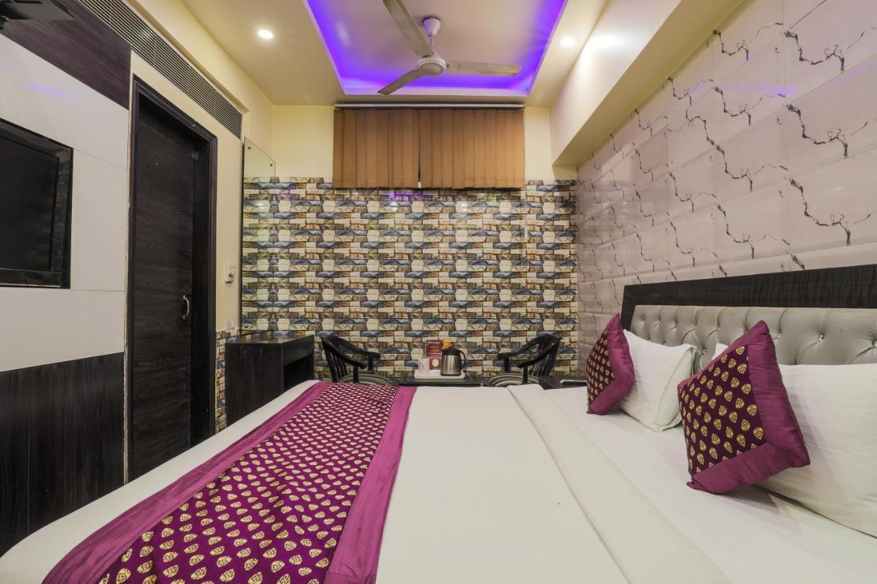 Hotel Guruvas Inn "Vaccinated Staff" New Delhi Ngoại thất bức ảnh