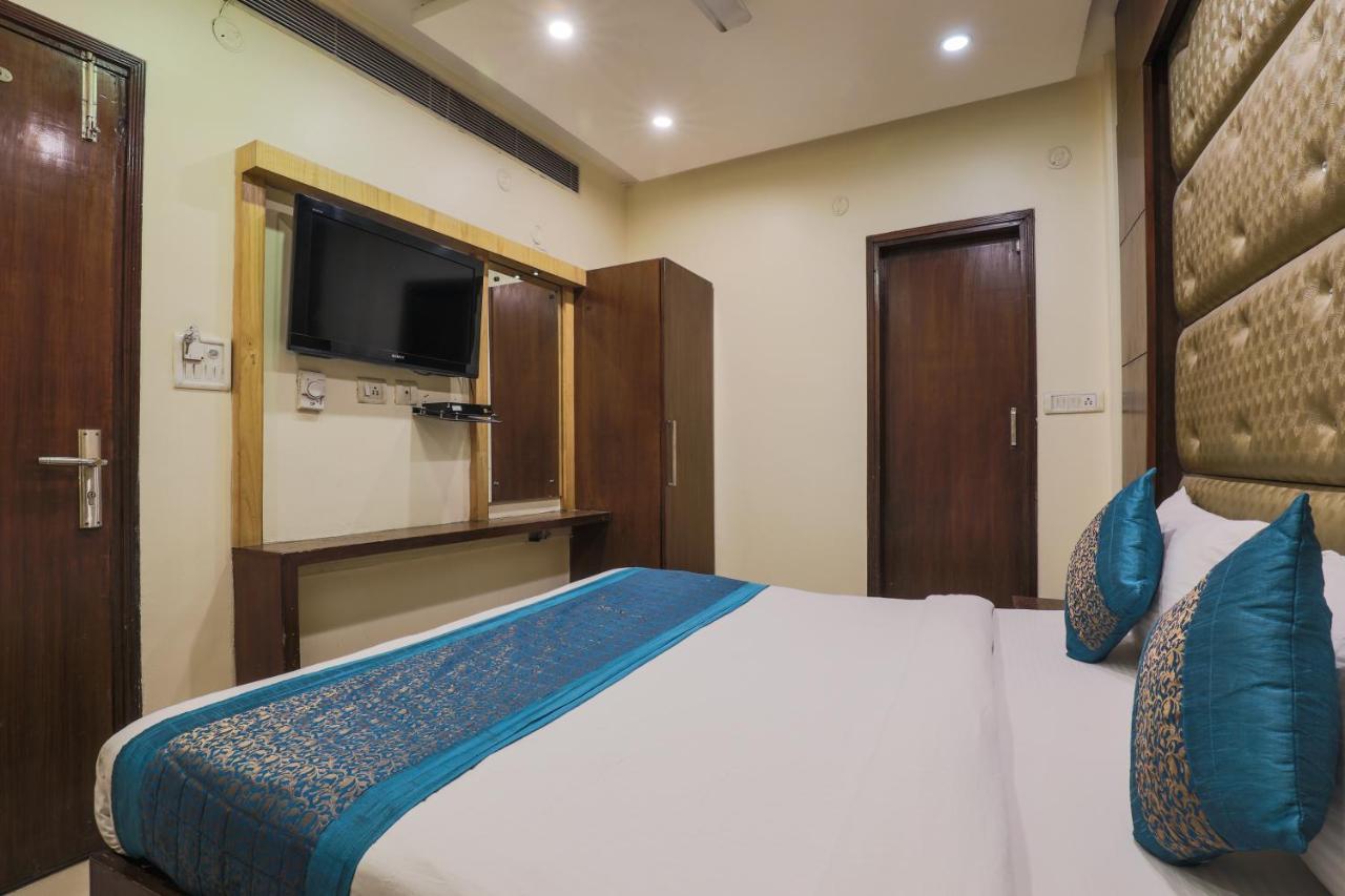 Hotel Guruvas Inn "Vaccinated Staff" New Delhi Ngoại thất bức ảnh